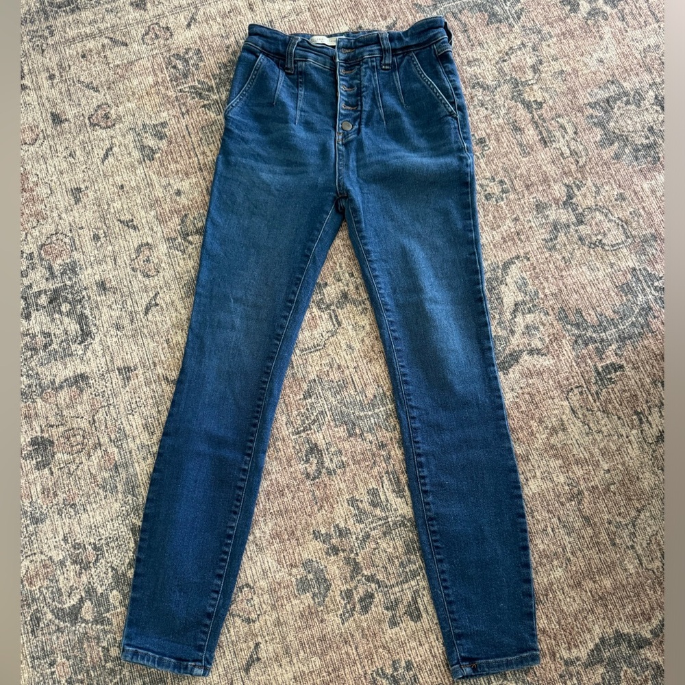 Pilcro High-Rise Button-Fly
Skinny Jeans